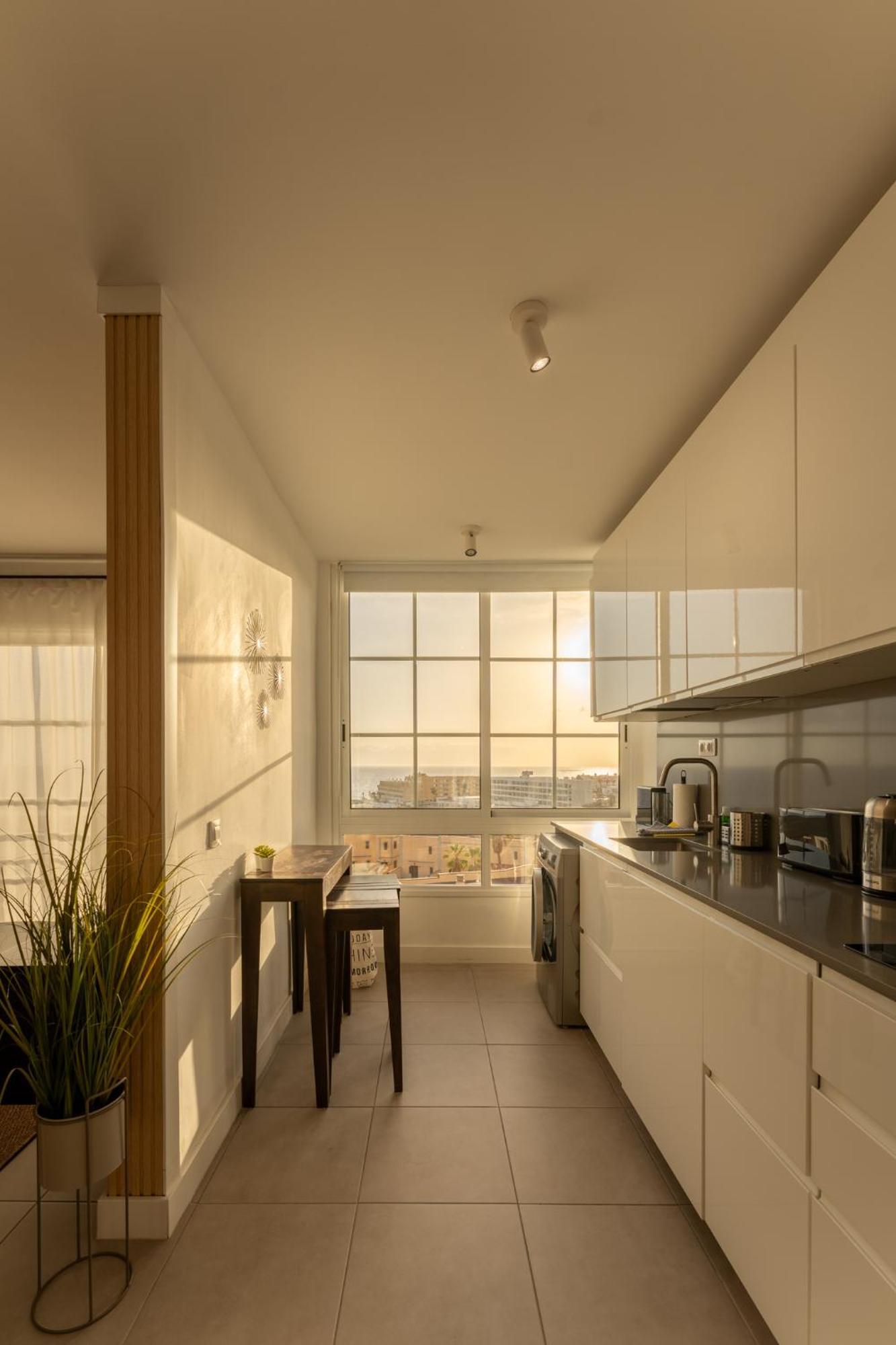 Callao Sunset Apartment, Sea View And Pool カジャオ・サルバヘ エクステリア 写真